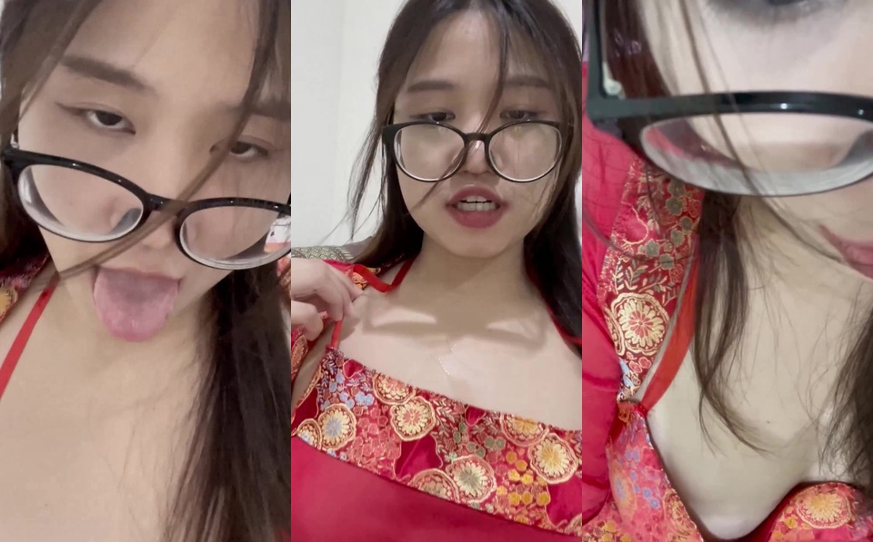 คลิปหลุดOnlyfans น้องโบตั๋น Bow_than สาวแว่นเด็ดมากเขี่ยหีบีบนมโชว์อัดลงโอลลี่แฟนครางเสียวสุดๆ